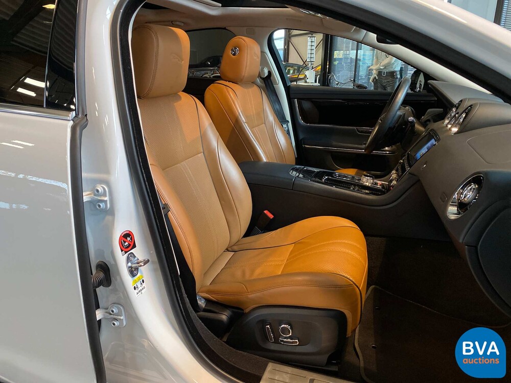 Jaguar XJ 3.0 D Premium Luxury 300hp 2018 Facelift, TD-898-B.