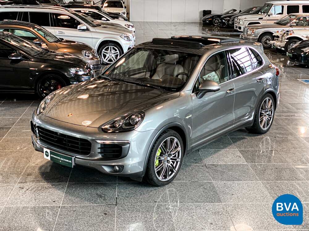 Porsche Cayenne 3.0 S E-Hybrid SportChrono 462pk 2015 -Org NL-, GJ-249-Z.