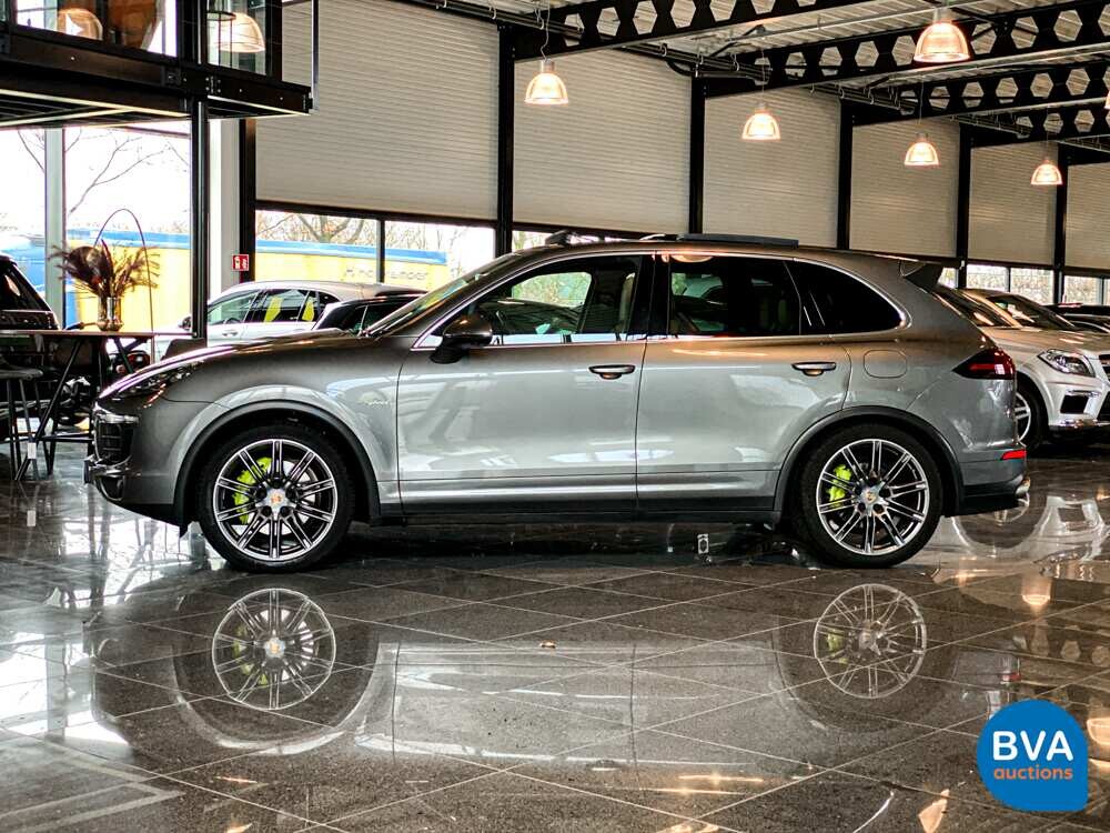 Porsche Cayenne 3.0 S E-Hybrid SportChrono 462pk 2015 -Org NL-, GJ-249-Z.