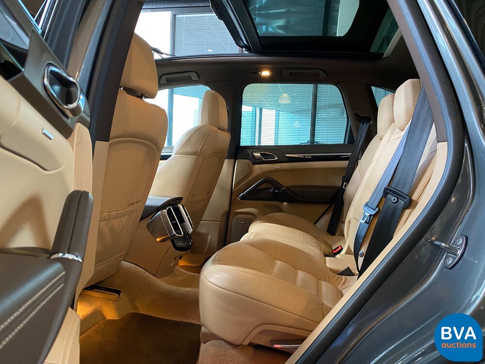 Porsche Cayenne 3.0 S E-Hybrid SportChrono 462pk 2015 -Org NL-, GJ-249-Z.