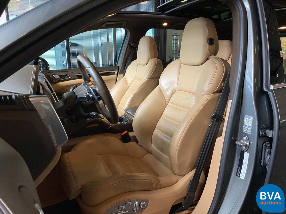 Porsche Cayenne 3.0 S E-Hybrid SportChrono 462pk 2015 -Org NL-, GJ-249-Z.