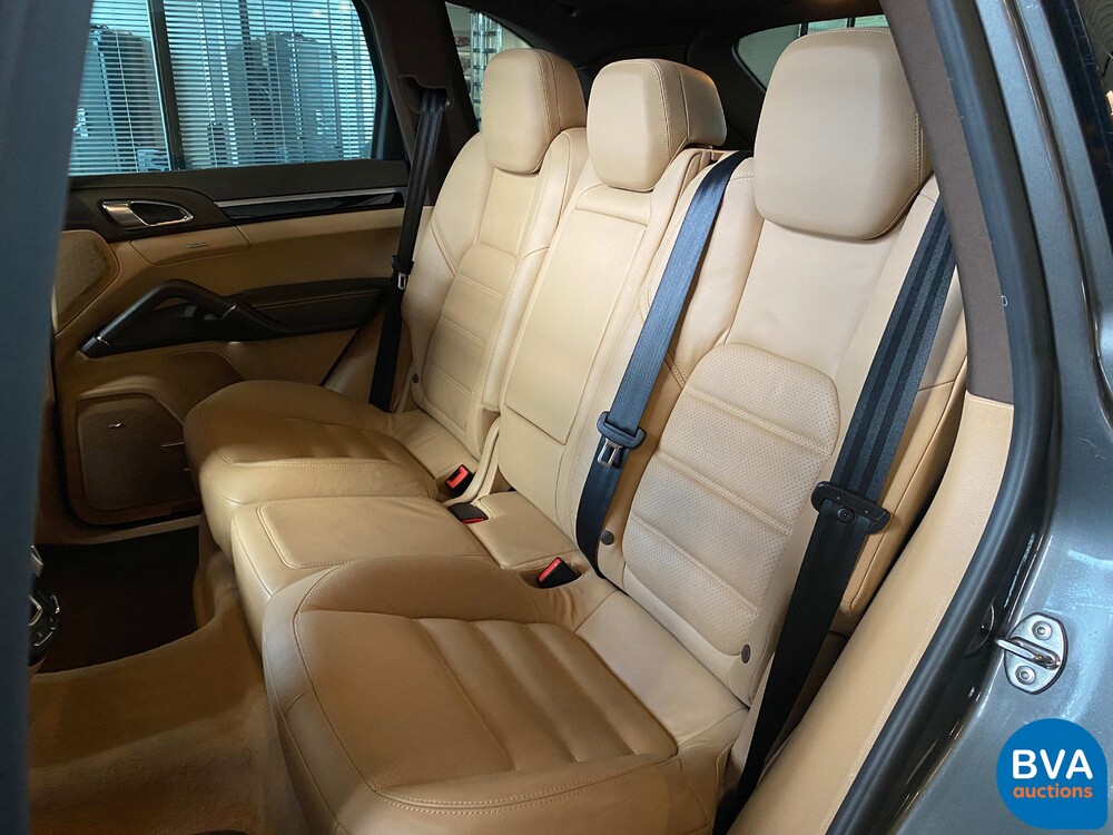 Porsche Cayenne 3.0 S E-Hybrid SportChrono 462pk 2015 -Org NL-, GJ-249-Z.