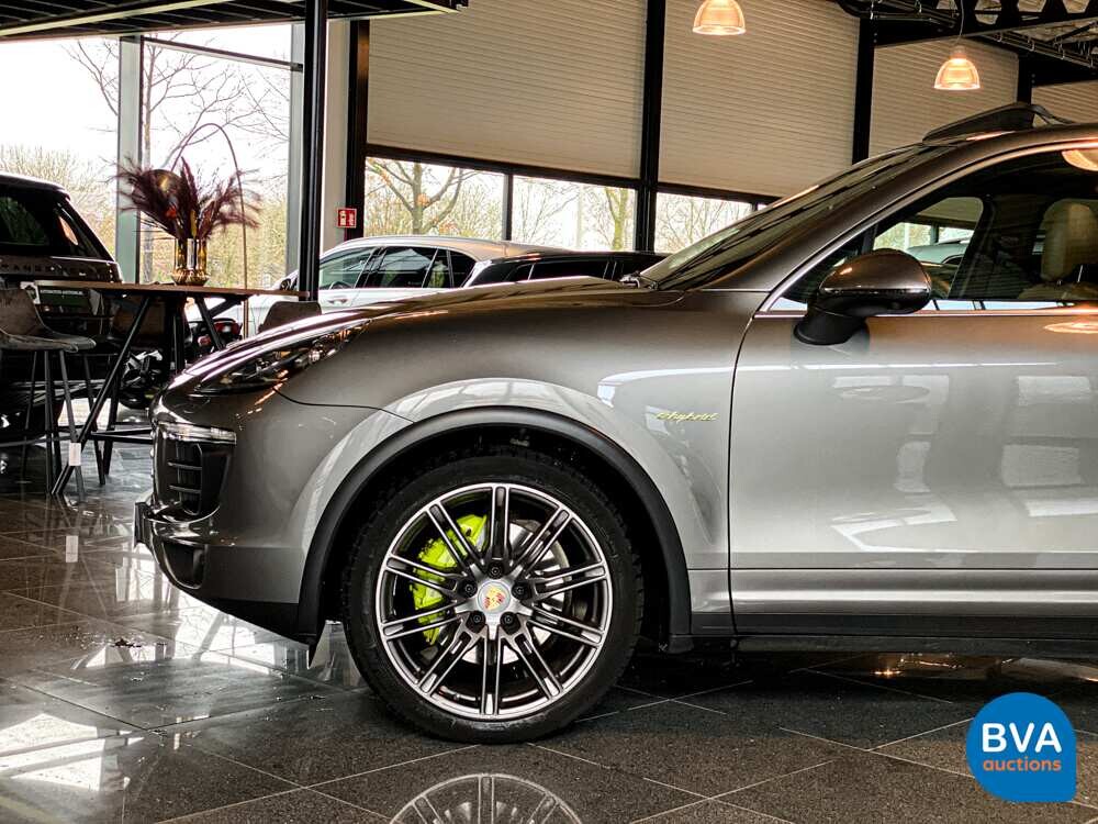 Porsche Cayenne 3.0 S E-Hybrid SportChrono 462pk 2015 -Org NL-, GJ-249-Z.
