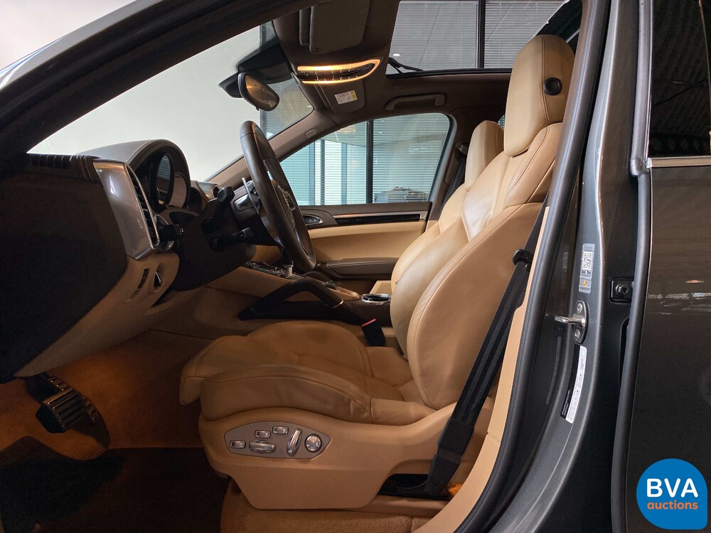 Porsche Cayenne 3.0 S E-Hybrid SportChrono 462pk 2015 -Org NL-, GJ-249-Z.