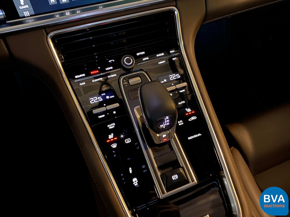 Porsche Panamera 2.9 V6 Bi-Turbo Plug-In Hybrid PDK 462pk Sport-Chrono 2018.