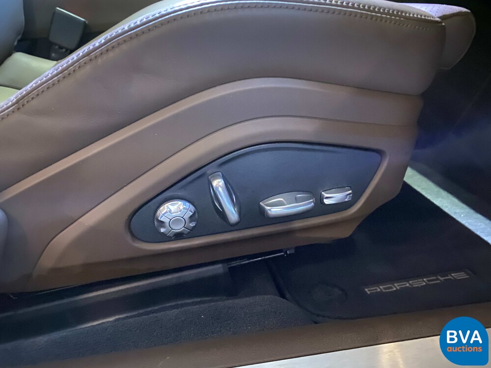 Porsche Panamera 2.9 V6 Bi-Turbo Plug-In Hybrid PDK 462pk Sport-Chrono 2018.