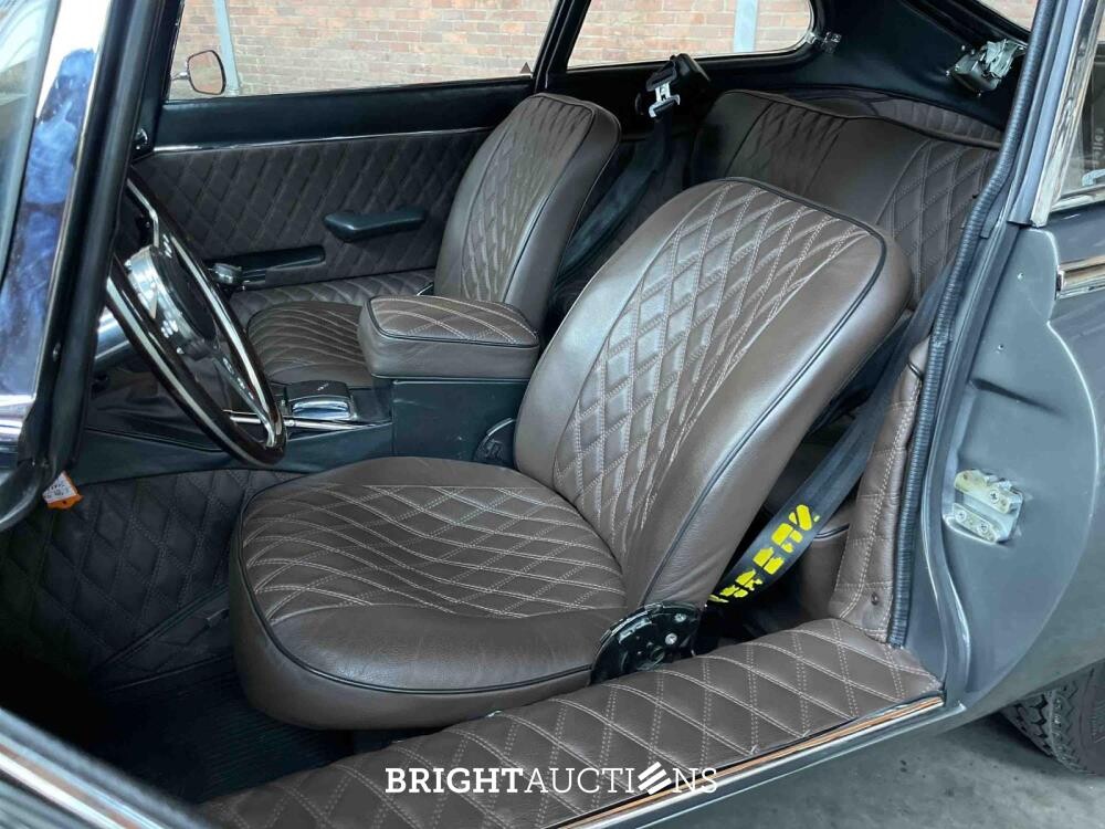 Jaguar E-Type 4.2 I6 Series 2+2 265pk 1969, AL-48-63