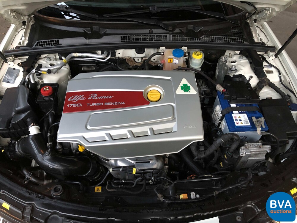 Alfa Romeo Spider 1750 TBI Sport 200hp 2011, 6-TKB-68.