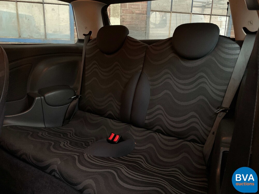 Mini one 1.6 90hp 2002, 69-NV-ZV.