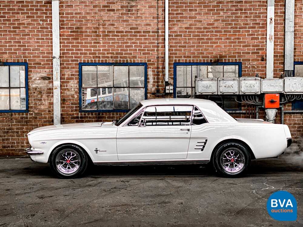 Ford Mustang Coupe 4.7 V8 255hp 1966.
