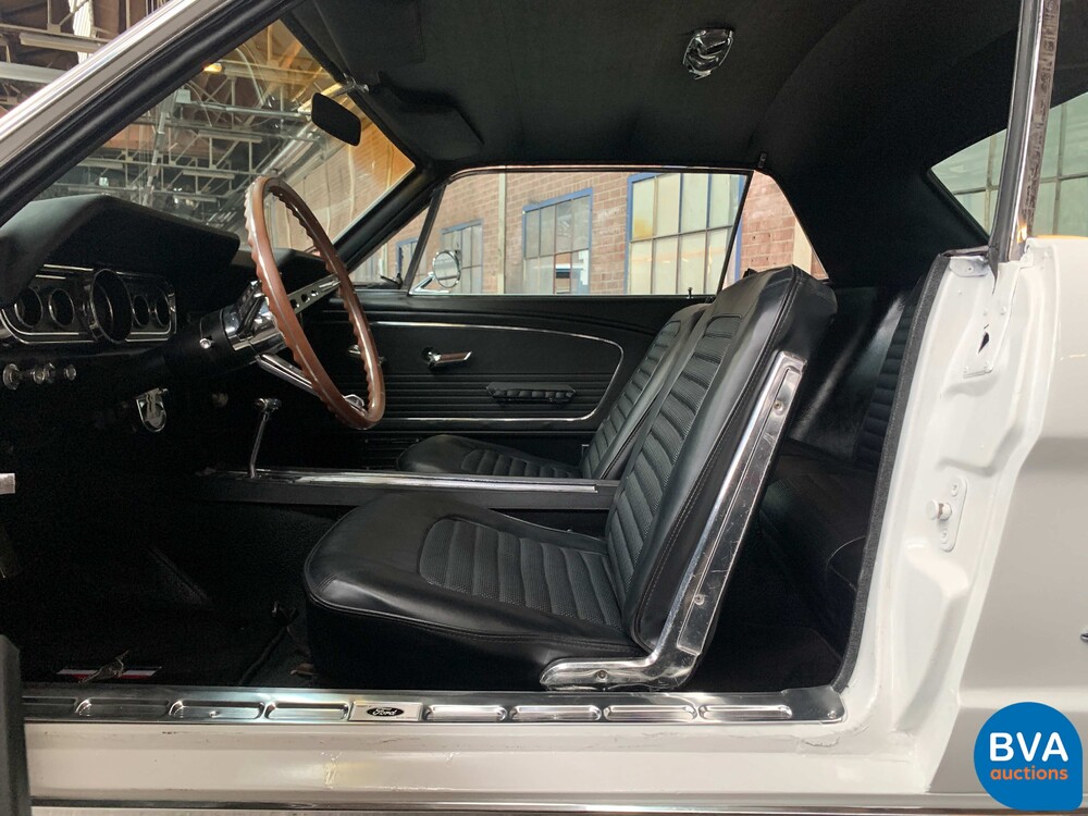 Ford Mustang Coupe 4.7 V8 255hp 1966.