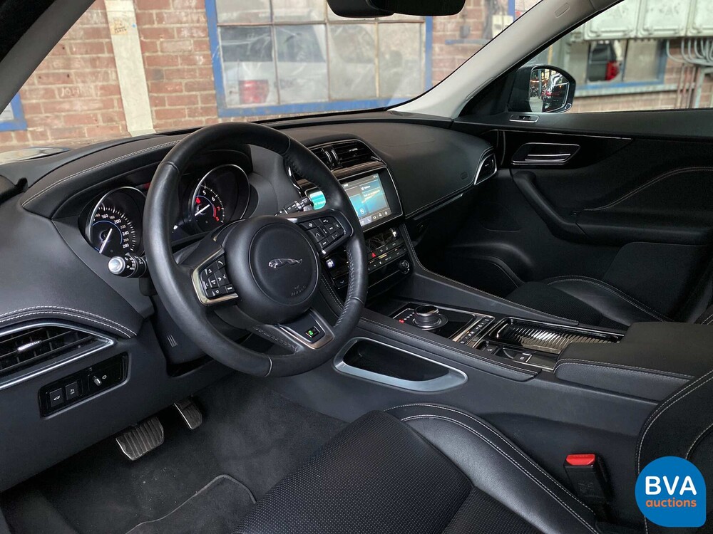 Jaguar F-Pace 2.0 25t R-Sport AWD 250pk 2019, N-803-JS