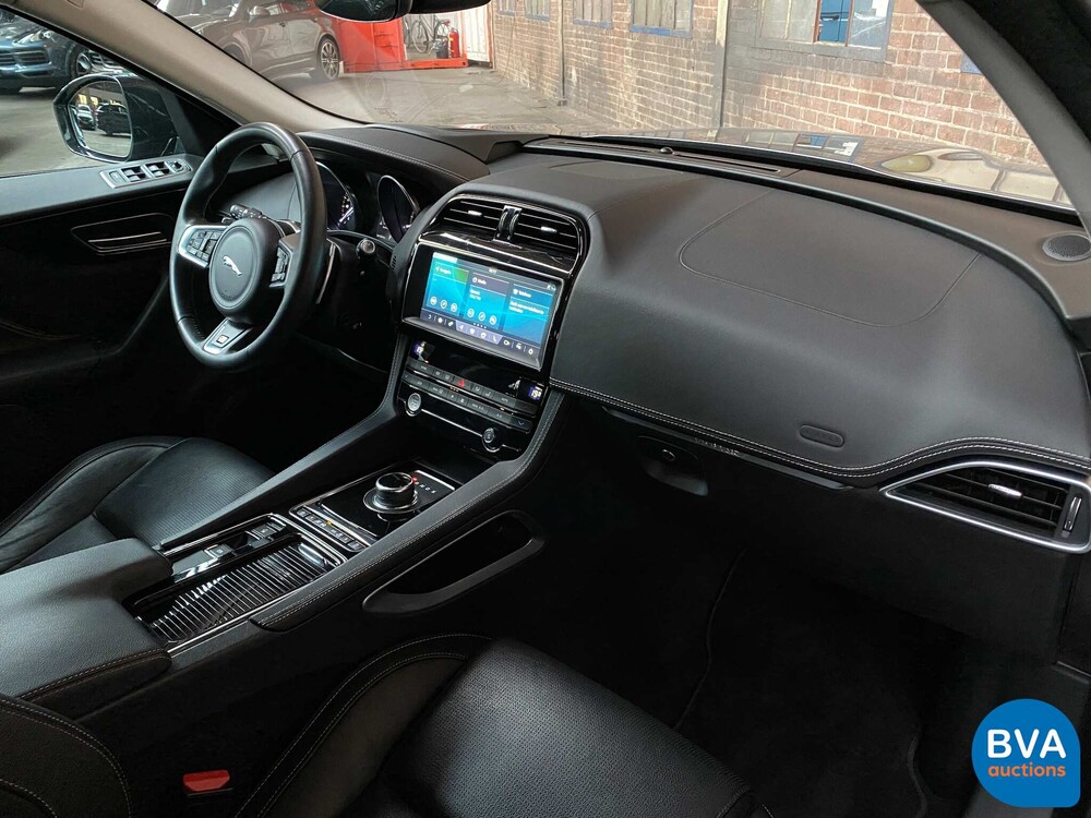 Jaguar F-Pace 2.0 25t R-Sport AWD 250pk 2019, N-803-JS