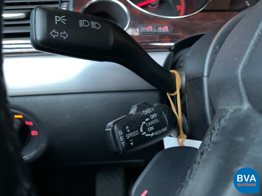 Audi A8 Long 6.0 W12 Quattro Pro line 450hp 2004, 69-RD-NX.