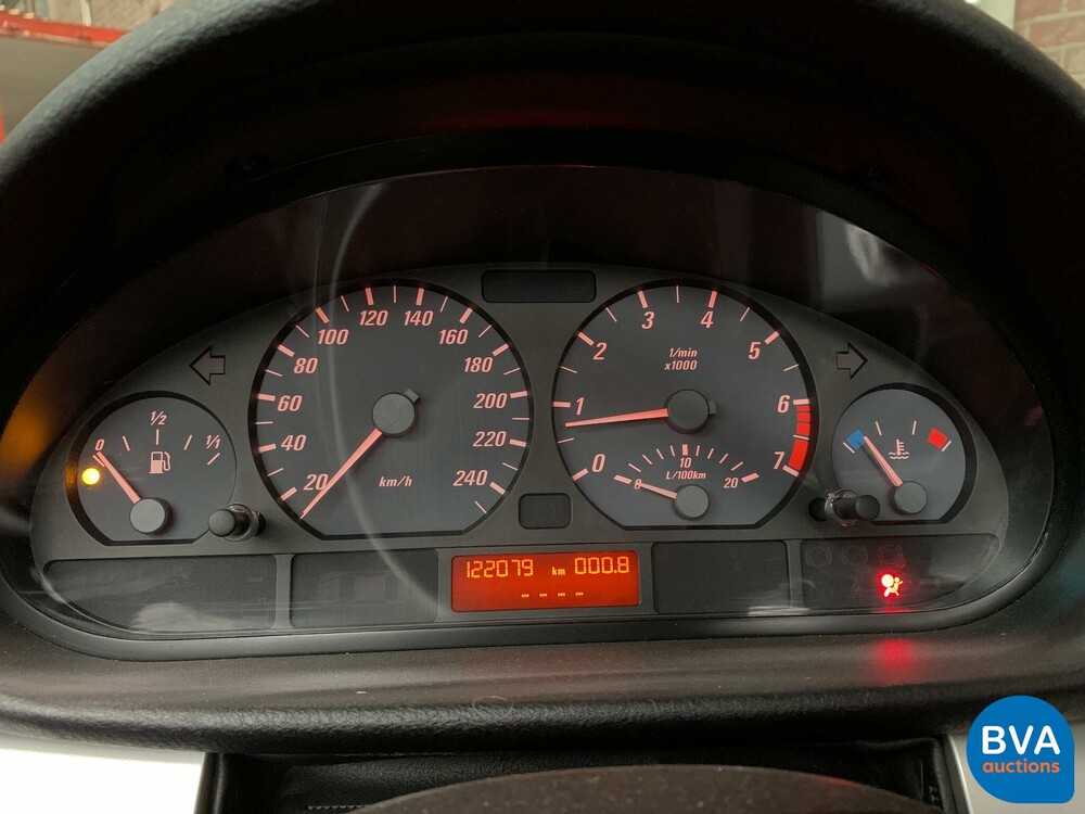 BMW 318Ci Convertible 3-series 2001 140hp, PZ-774-D.