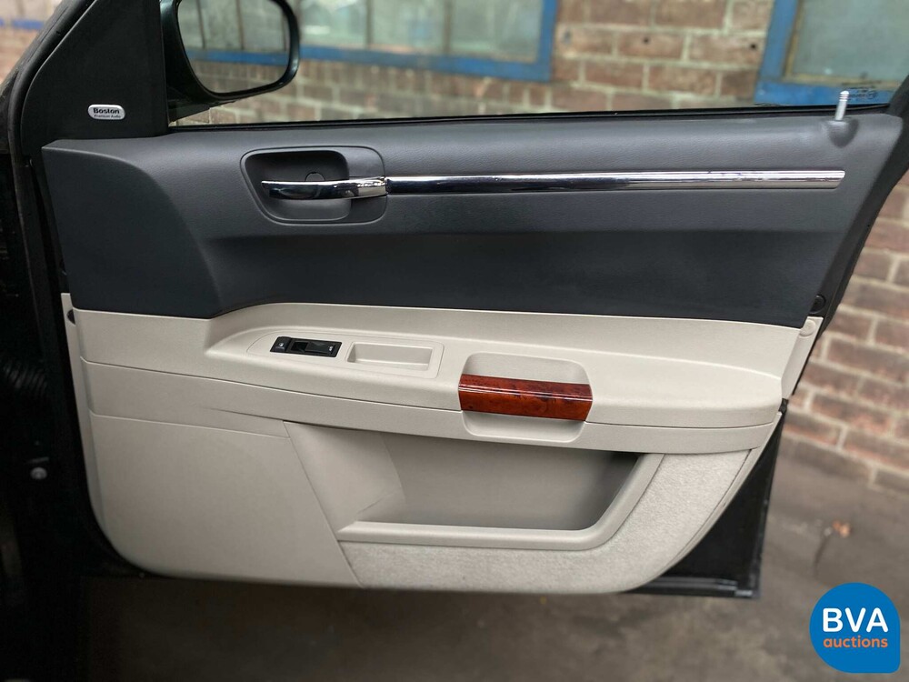 Chrysler 300C Touring 5.7L V8 340hp 2006, 72-SF-ZL.