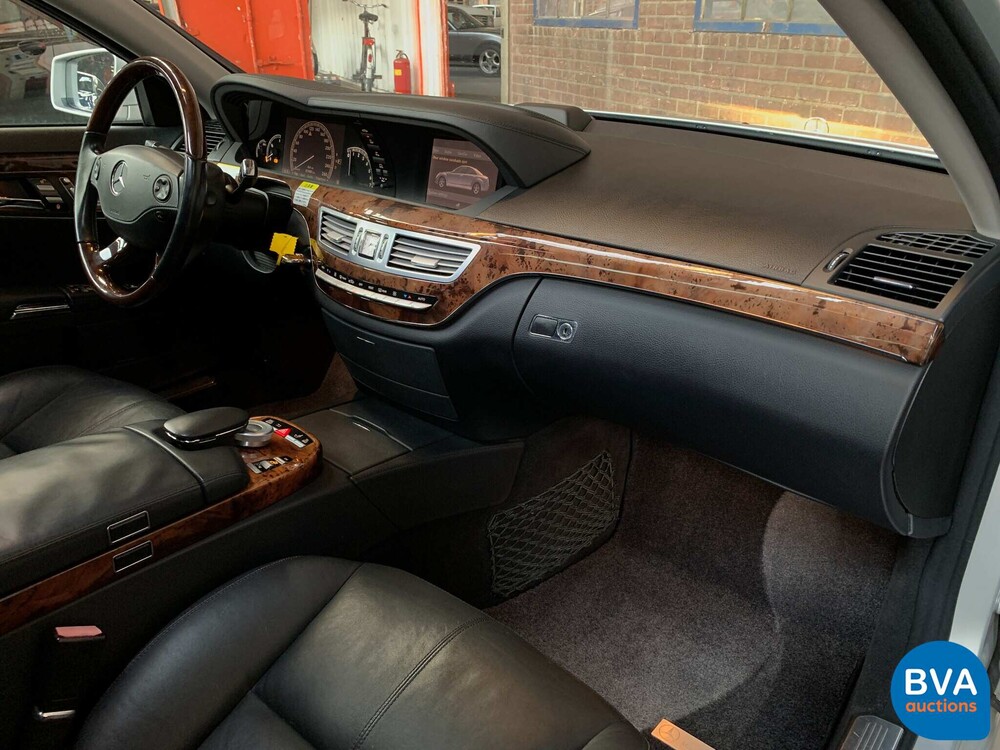 Mercedes-Benz S550 S-class Long 388hp 2007.