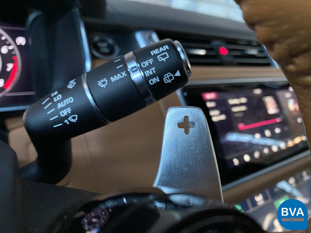 Land Rover Range Rover Sport SVR 575hp FACELIFT 5.0 V8 SVR MY 2019.
