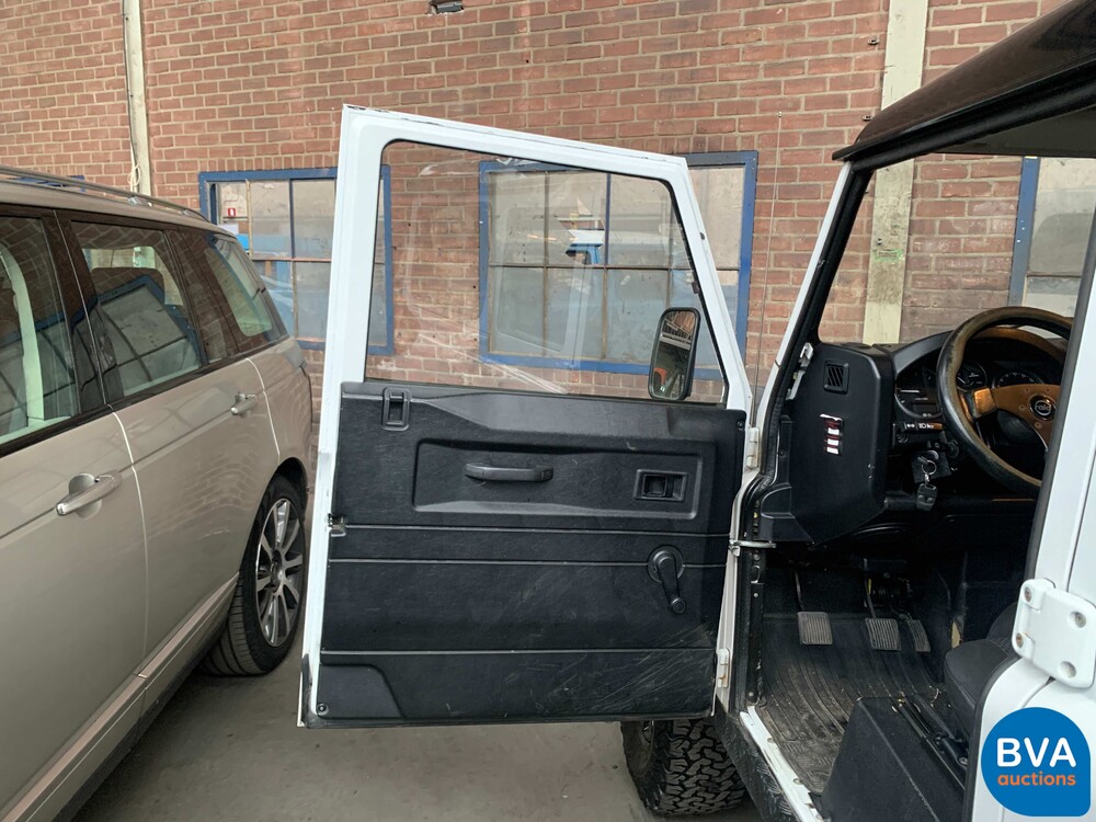 Land Rover Defender TD4 122hp 2011, VX-466-H.