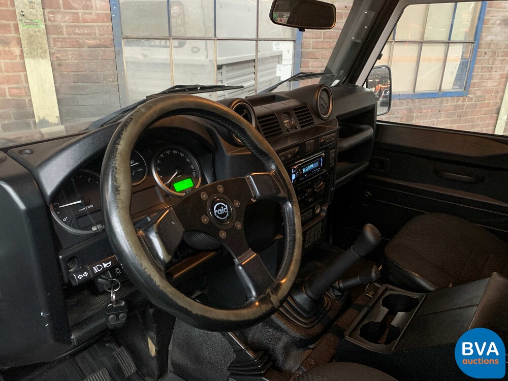 Land Rover Defender TD4 122hp 2011, VX-466-H.