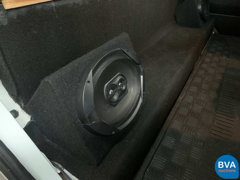 Land Rover Defender TD4 122hp 2011, VX-466-H.