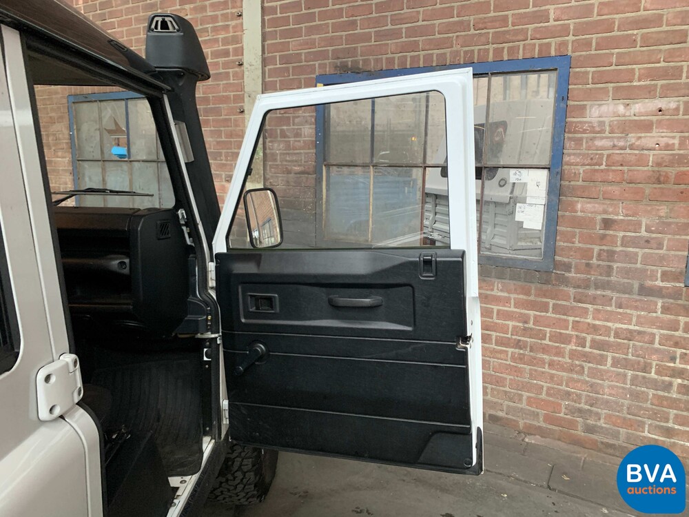 Land Rover Defender TD4 122hp 2011, VX-466-H.