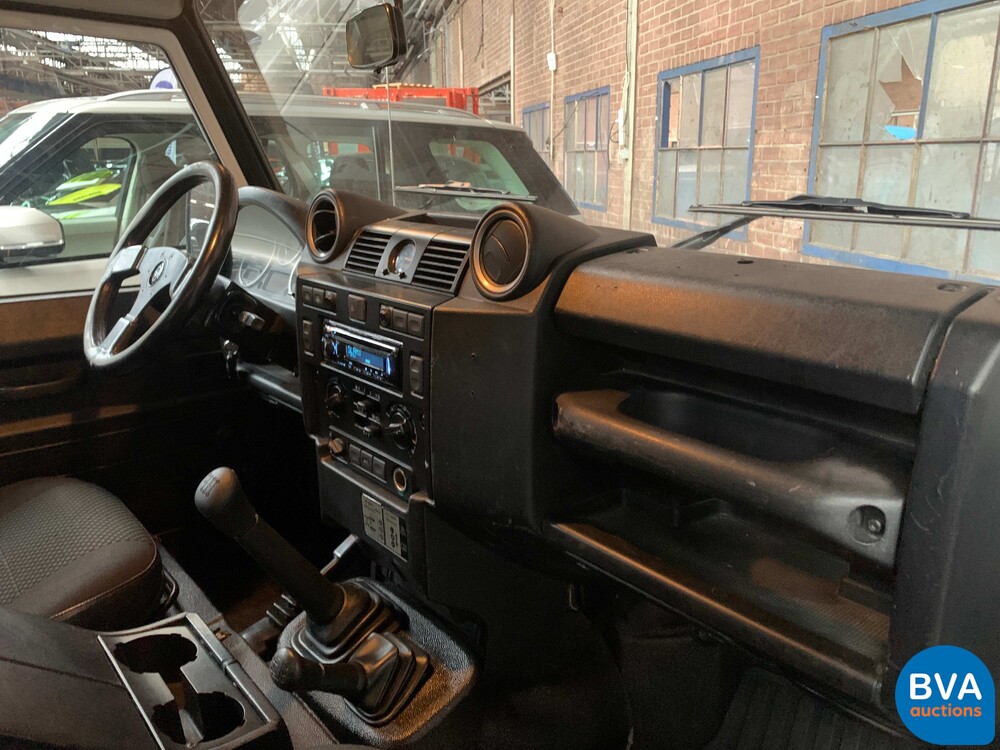 Land Rover Defender TD4 122hp 2011, VX-466-H.