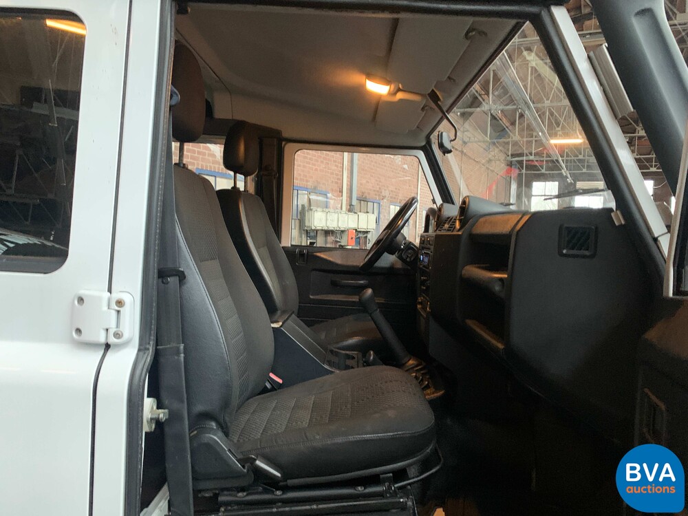 Land Rover Defender TD4 122hp 2011, VX-466-H.