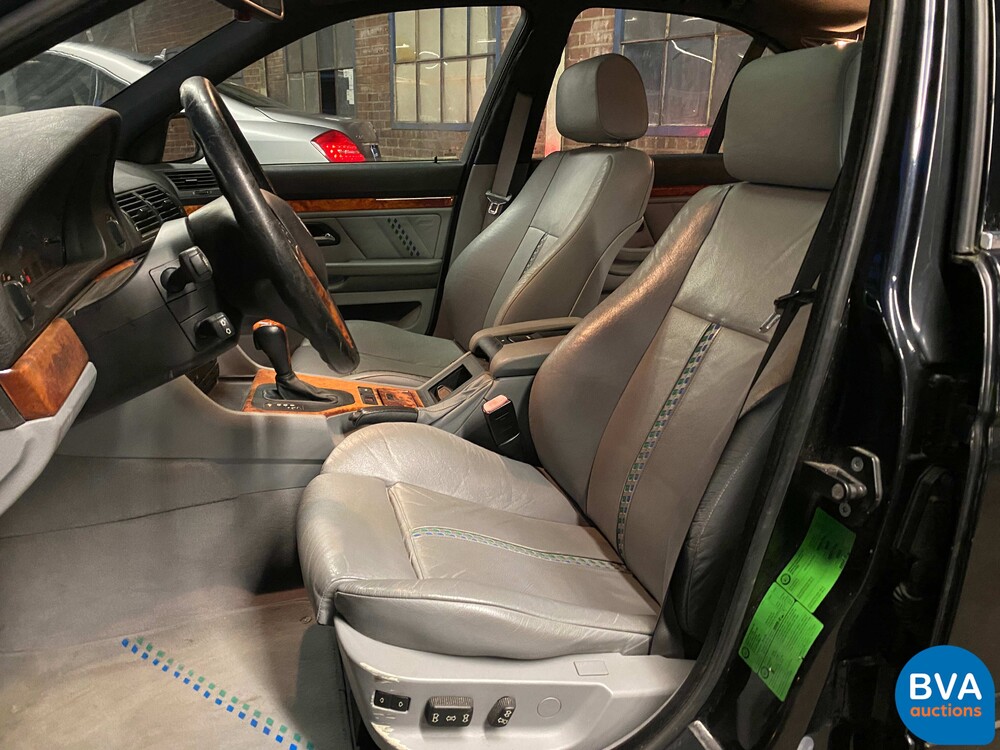 BMW ALPINA B10 4.6 V8 2001 FACELIFT 1 or 203, NL registration.