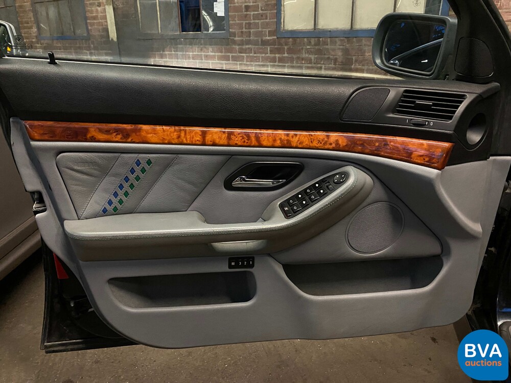 BMW ALPINA B10 4.6 V8 2001 FACELIFT 1 or 203, NL registration.