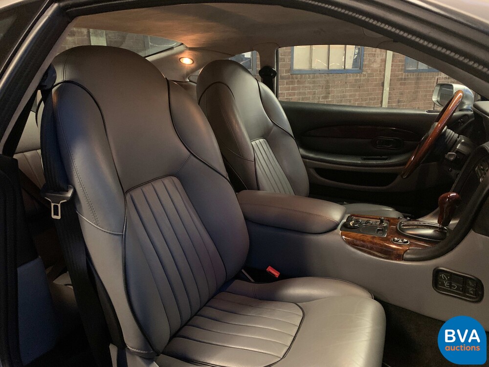 Aston Martin DB7 3.2 V6 Coupé 325 PS 1996, 81-JT-RP.