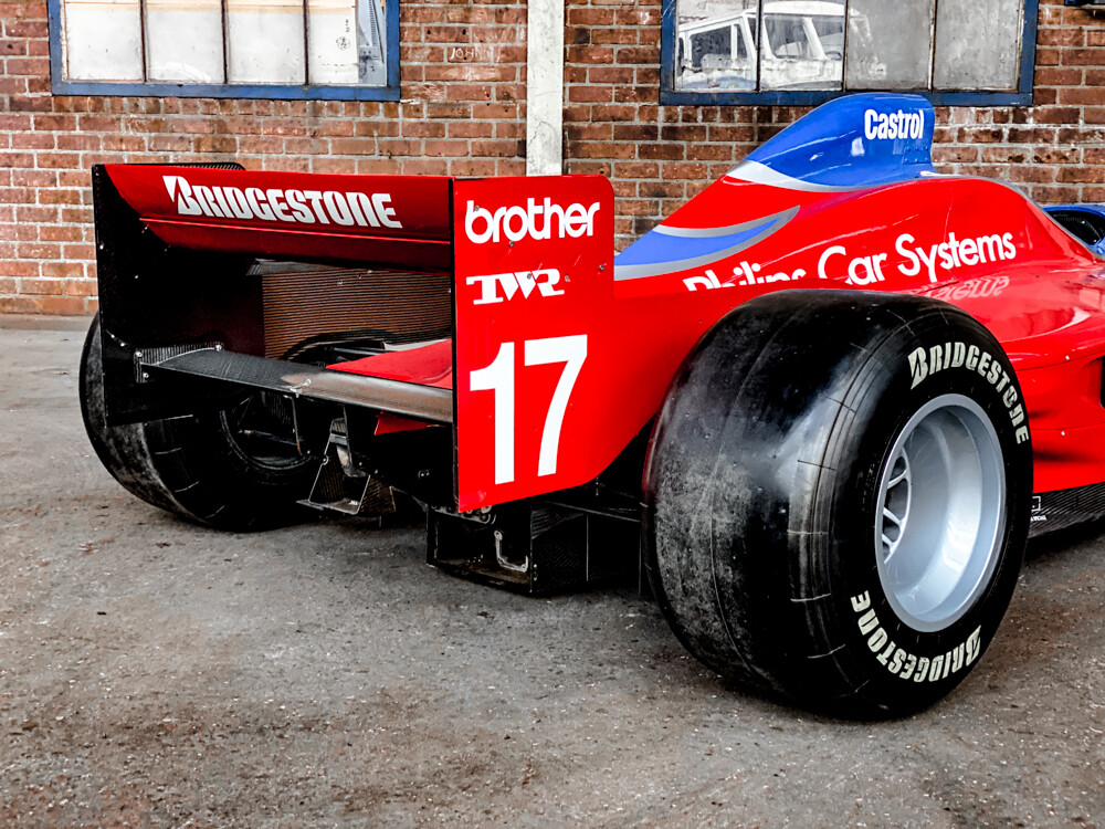 Formel-1-Auto F1-Fußarbeit FA17 Jos VERSTAPEN 1996 PFEILE.