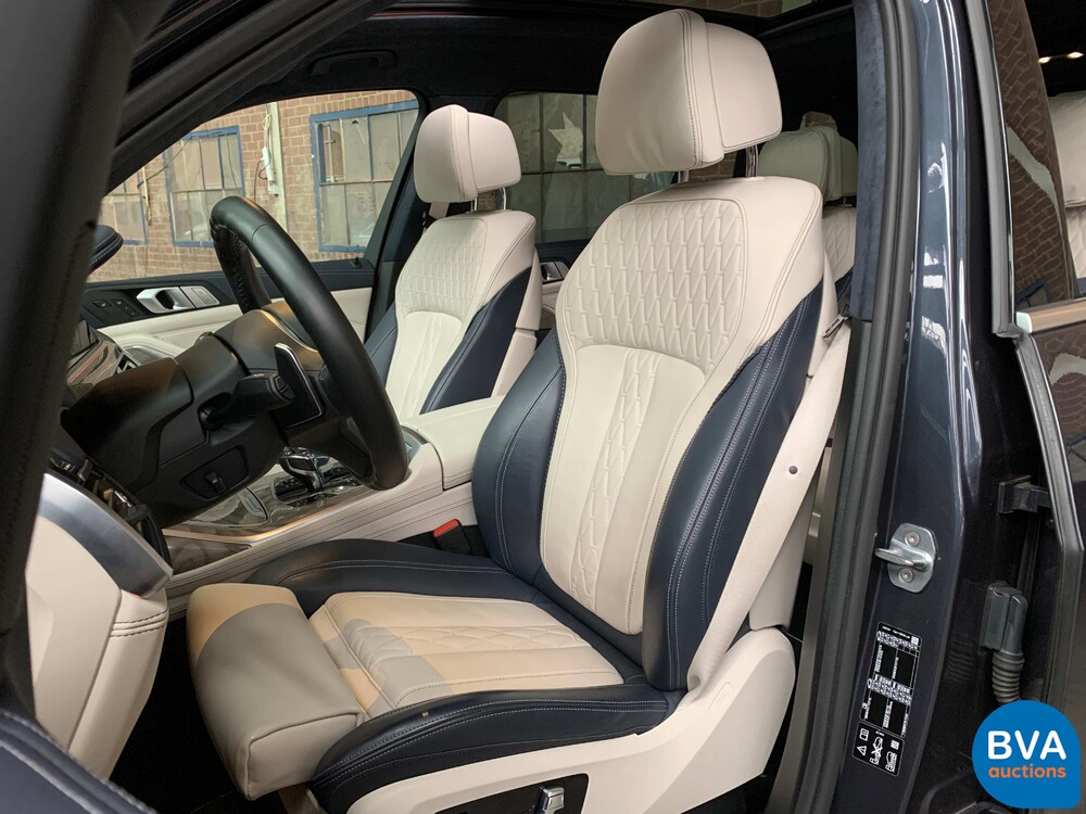 2019 BMW X7 xDrive 30d High Executive 265hp, ZT-686-J.