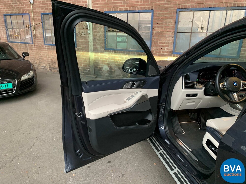 2019 BMW X7 xDrive 30d High Executive 265hp, ZT-686-J.