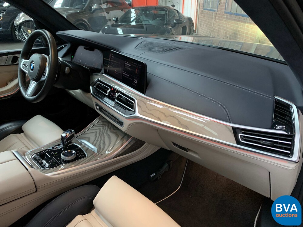 2019 BMW X7 xDrive 30d High Executive 265hp, ZT-686-J.