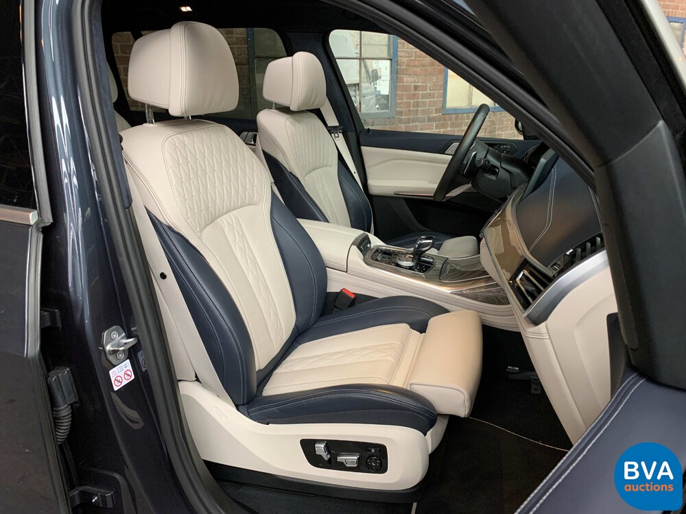 2019 BMW X7 xDrive 30d High Executive 265hp, ZT-686-J.