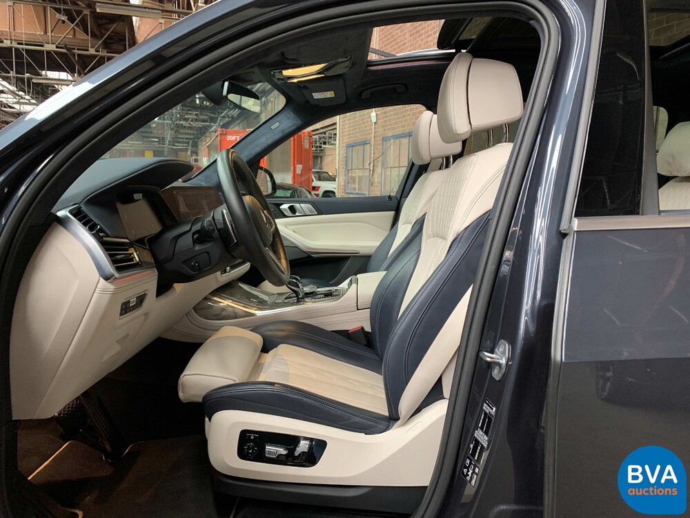 2019 BMW X7 xDrive 30d High Executive 265hp, ZT-686-J.
