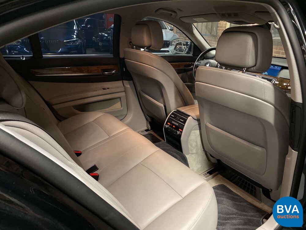 BMW ActiveHybrid7 F04 4.4 465 PS 2010 7er Serie.