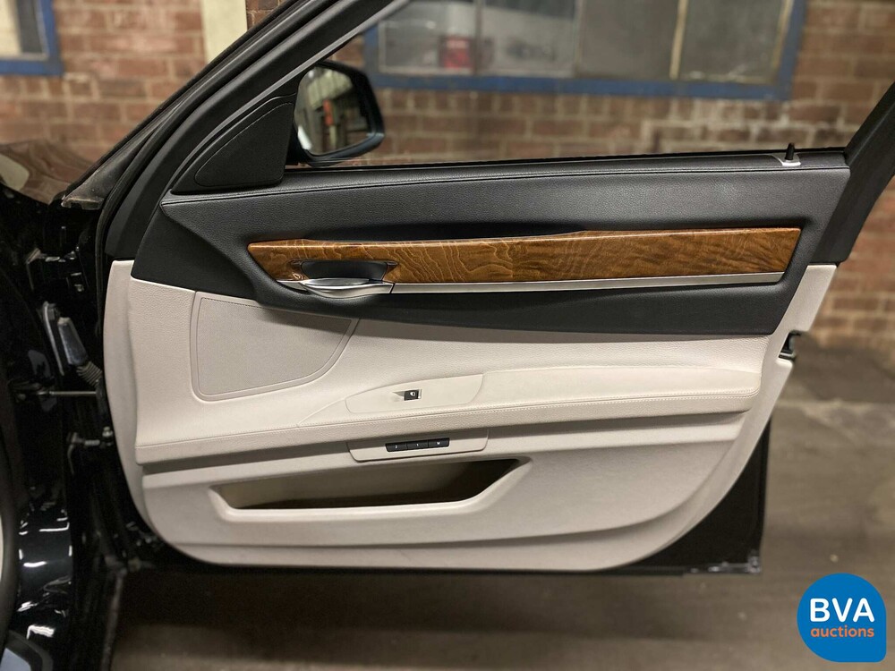 BMW ActiveHybrid7 F04 4.4 465 PS 2010 7er Serie.