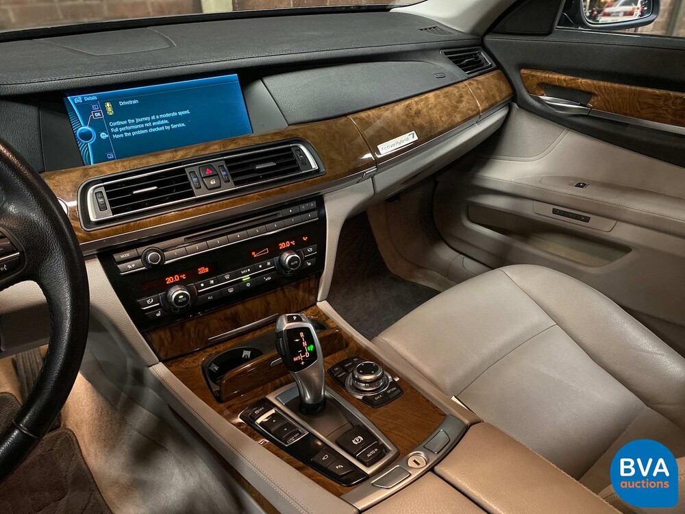 BMW ActiveHybrid7 F04 4.4 465 PS 2010 7er Serie.