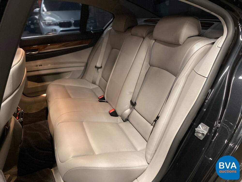 BMW ActiveHybrid7 F04 4.4 465 PS 2010 7er Serie.