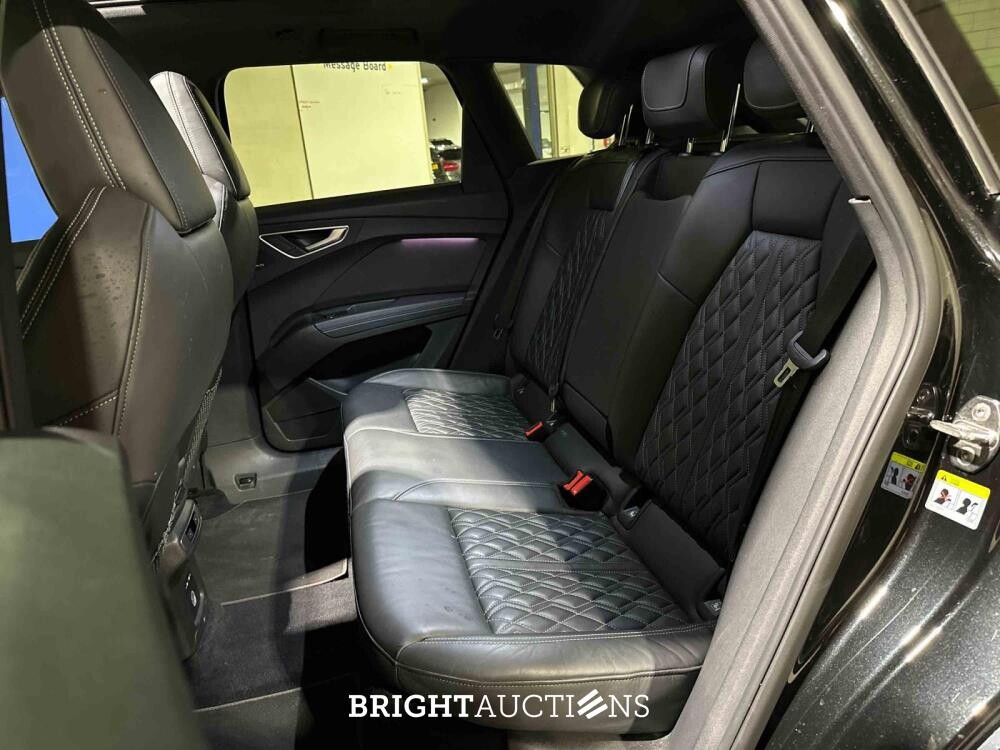 Audi Q4 e-tron 50 Quattro Launch Edition S COMPETITION 77 kWh S-Line 299pk 2021 (Origineel-NL), N-034-GK