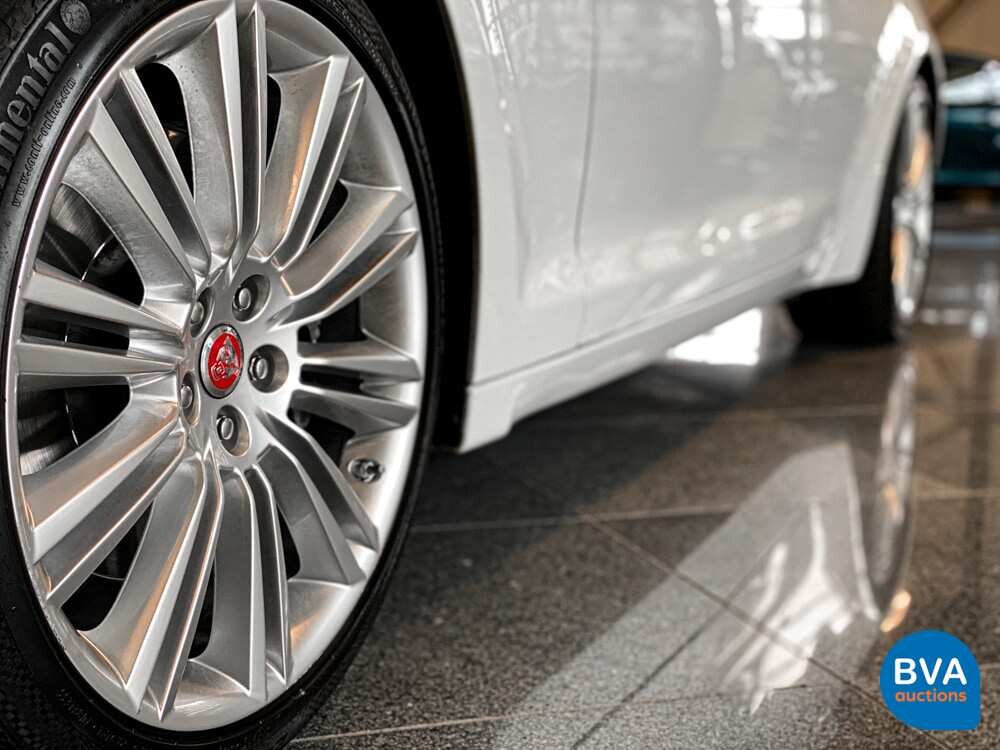 Jaguar XJ3.0 D Premium Luxury 300 PS 2018 Facelift, TD-898-B.