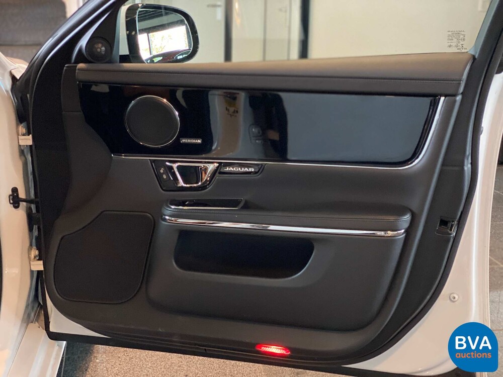 Jaguar XJ3.0 D Premium Luxury 300 PS 2018 Facelift, TD-898-B.