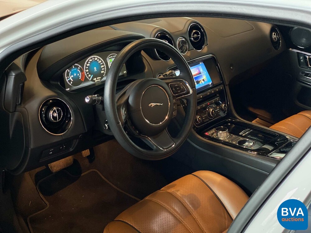 Jaguar XJ3.0 D Premium Luxury 300 PS 2018 Facelift, TD-898-B.