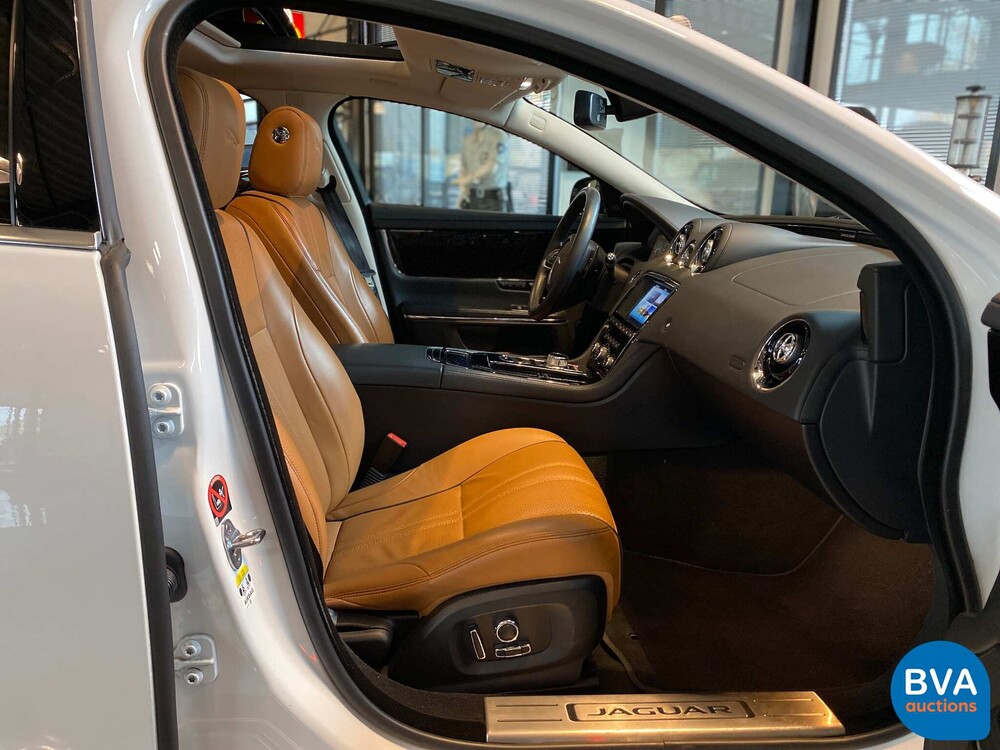 Jaguar XJ3.0 D Premium Luxury 300 PS 2018 Facelift, TD-898-B.