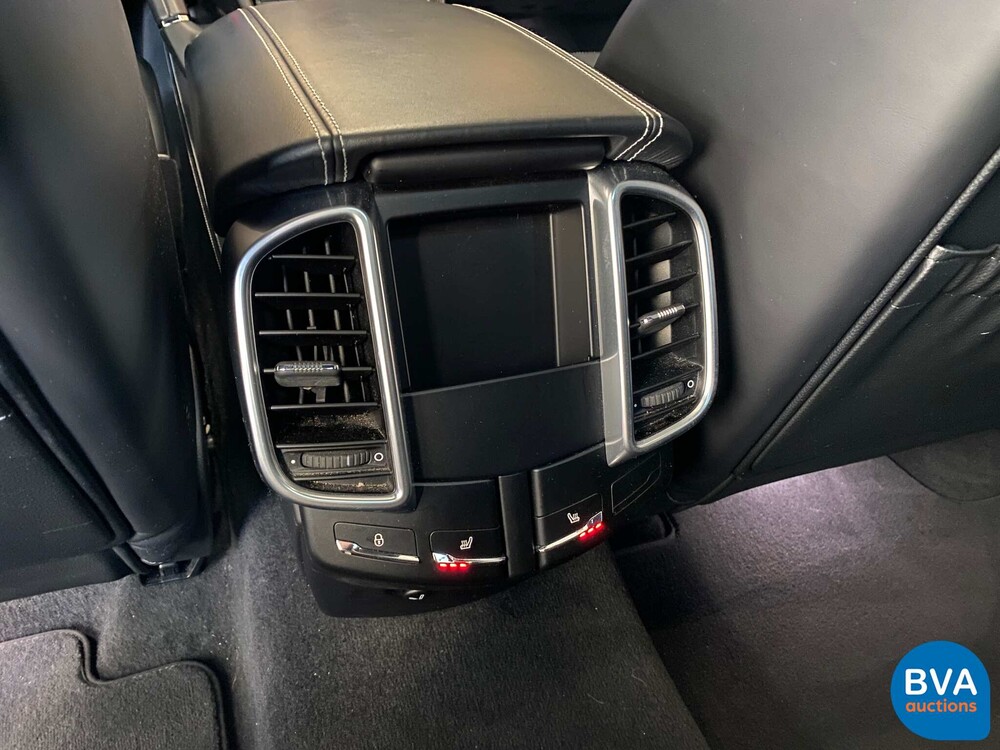 Porsche Cayenne 4.2 D S SportChrono 385pk 2017 Facelift -Org. NL, ND-061-B