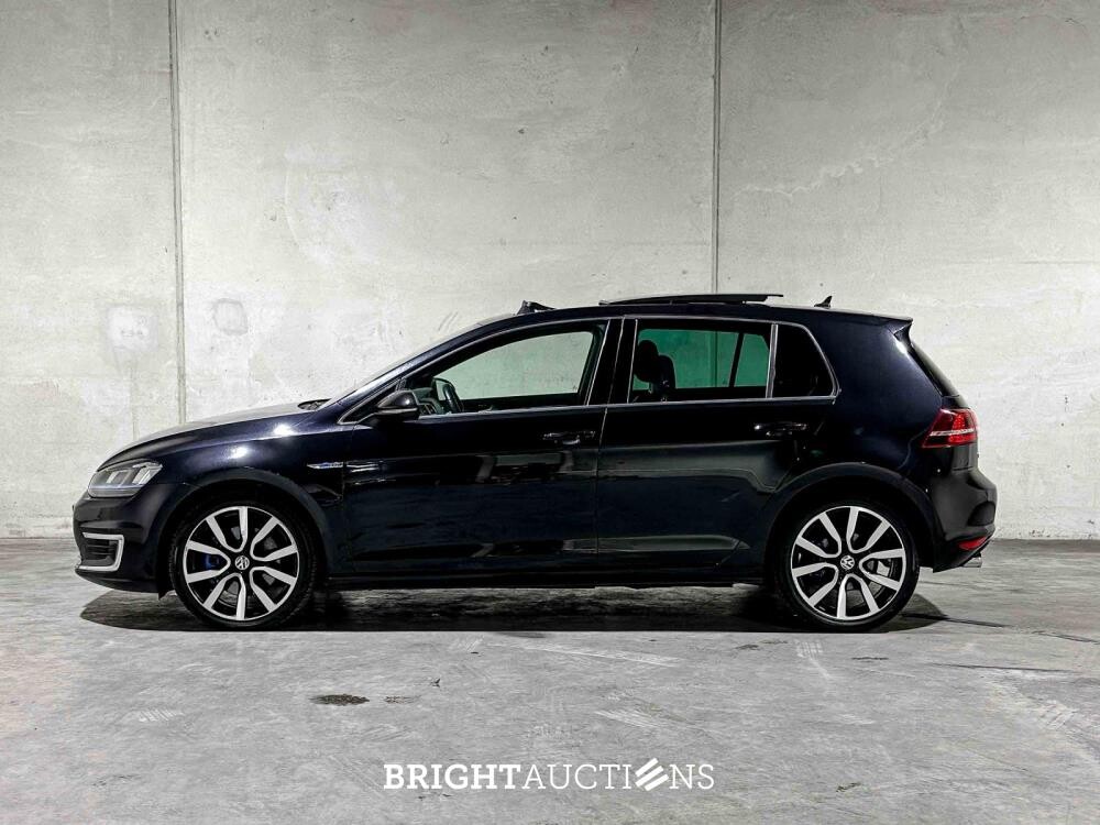 Volkswagen Golf GTE 1.4 TSI 150pk 2015 (Origineel-NL + 2e Eigenaar), HR-181-H