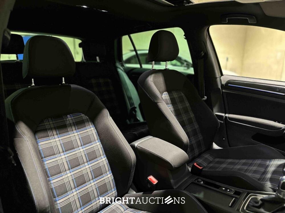 Volkswagen Golf GTE 1.4 TSI 150pk 2015 (Origineel-NL + 2e Eigenaar), HR-181-H