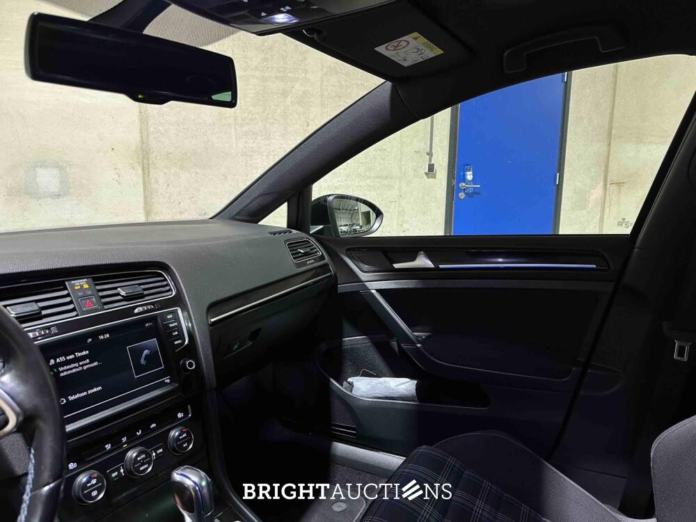 Volkswagen Golf GTE 1.4 TSI 150pk 2015 (Origineel-NL + 2e Eigenaar), HR-181-H